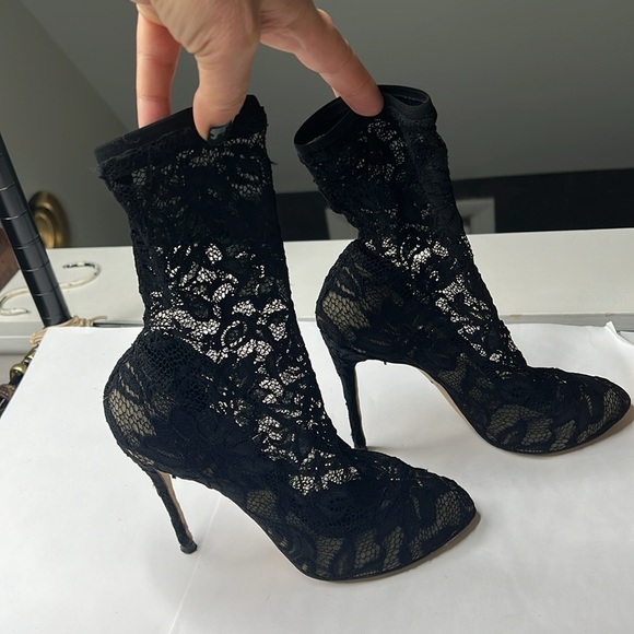 Dolce Gabbana Sz 37 Taormina Black Lace Pull On Sock Stiletto Pump Booties - Picture 1 of 13